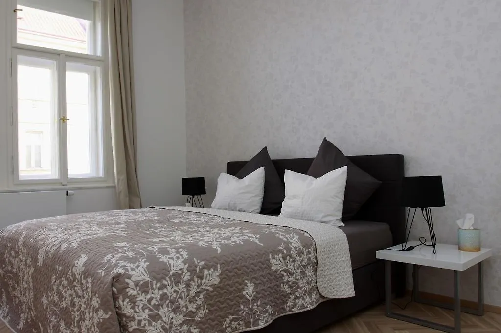 Lumirova Apartment Praga