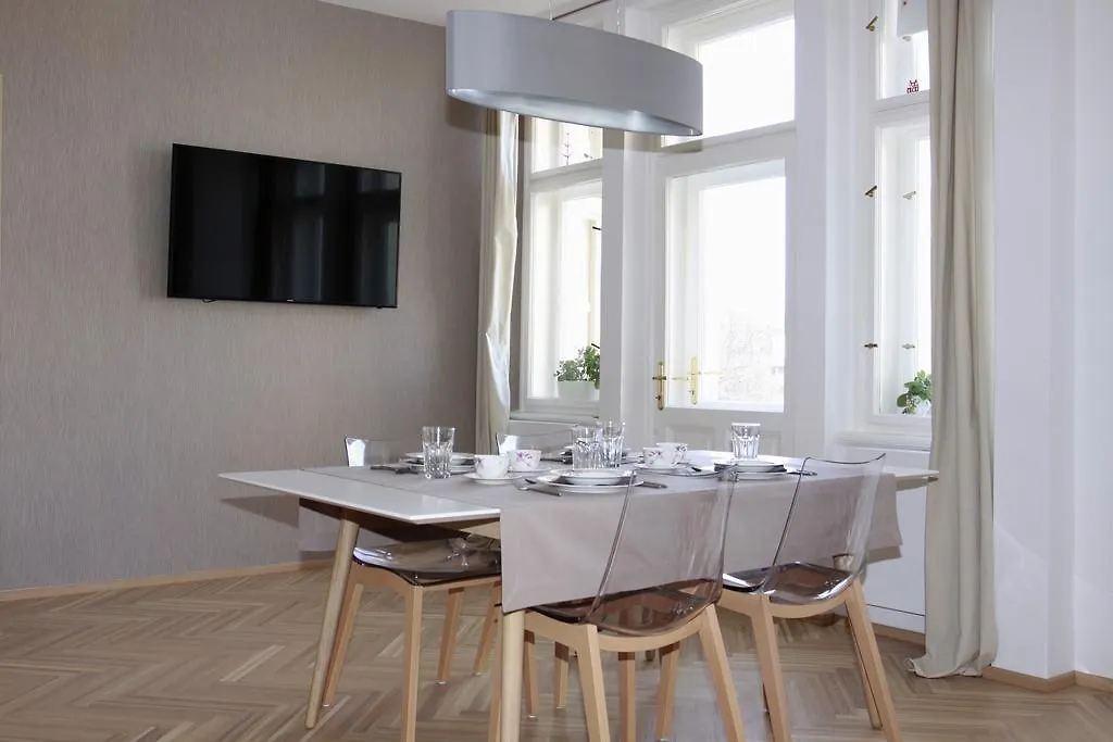 Lumirova Apartment Praga
